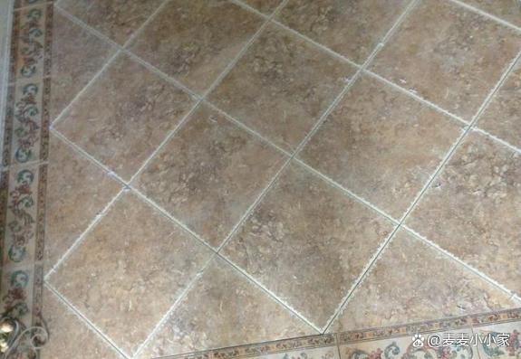 二楼地板砖鼓起来的原因(二楼地板砖怎么会全部翘起)